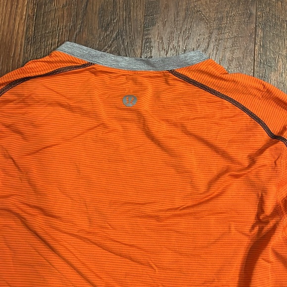 Lulu lemon long sleeve - Picture 4 of 4